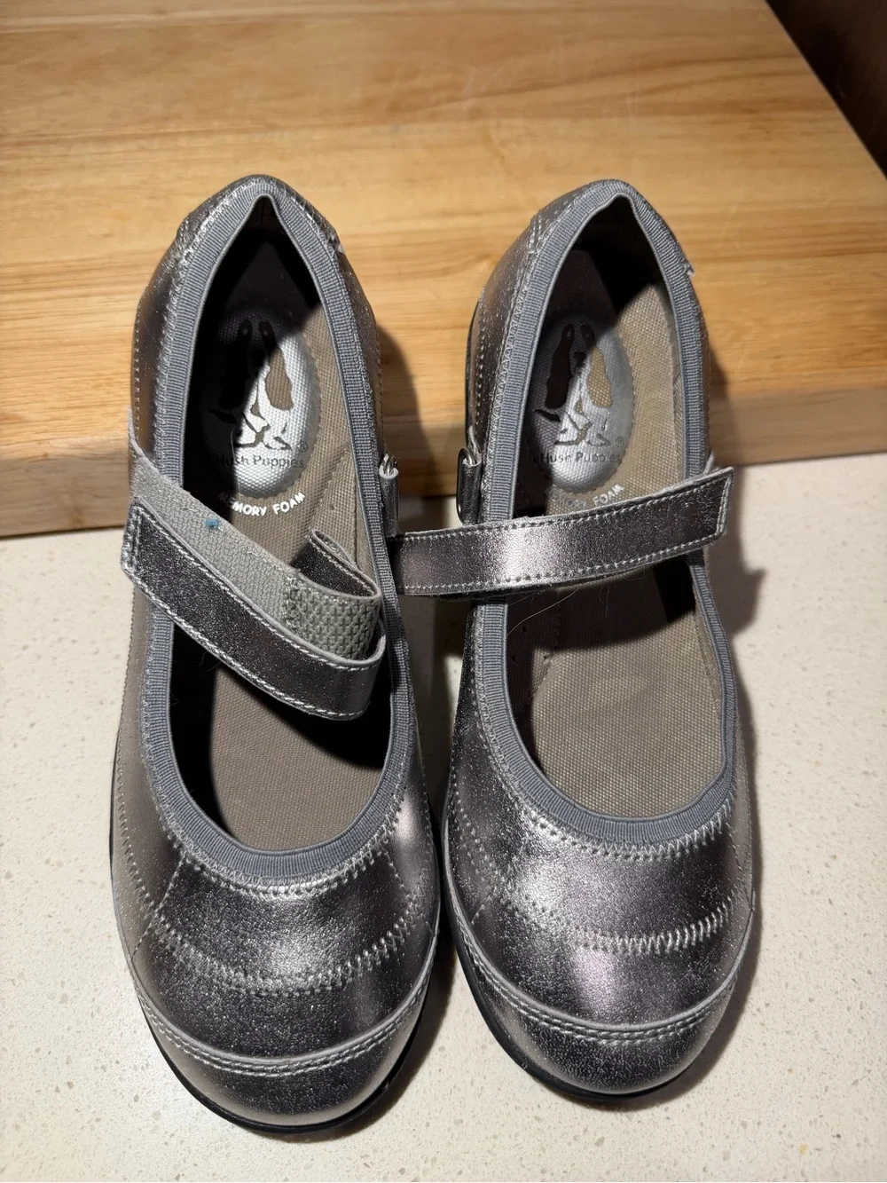 Hush Puppies Reese Silver Mary Jane Girl Shoes- Size 4W
